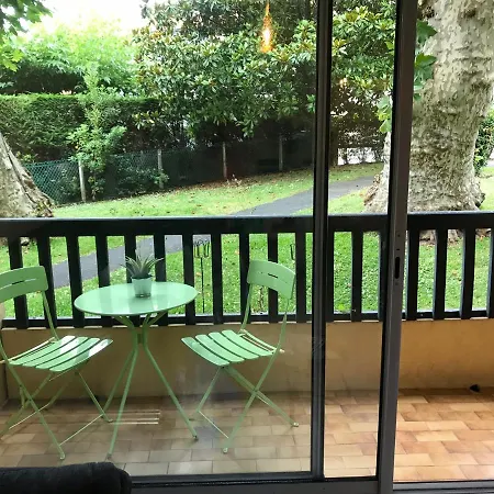 Entre La Place Des 5 Cantons Et La Apartmán *